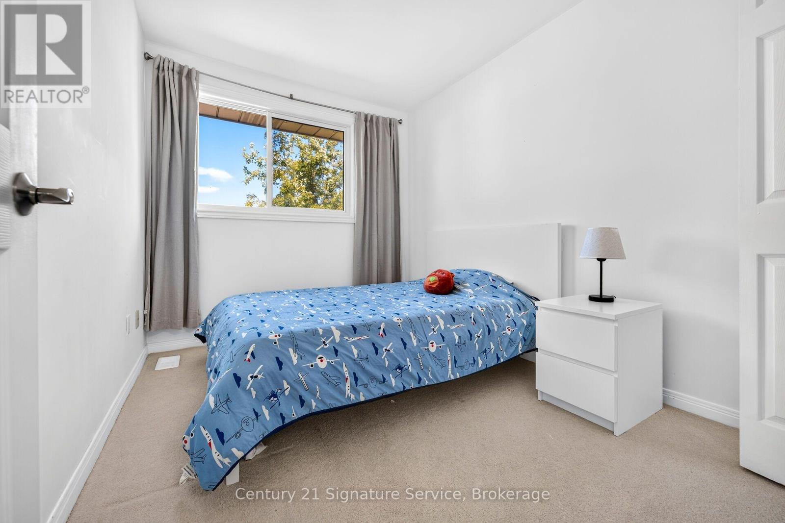 11 Fuller Crescent — photo 26