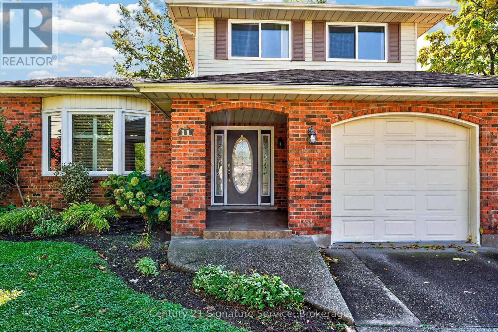 11 FULLER CRESCENT, Thorold (Confederation Heights) — photo 3