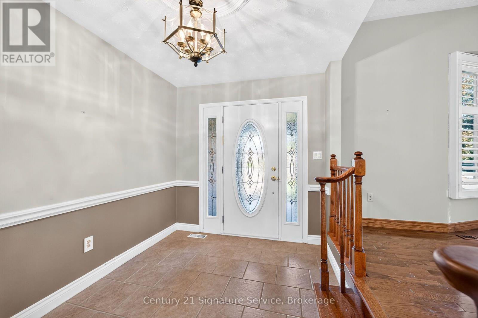 11 Fuller Crescent — photo 32