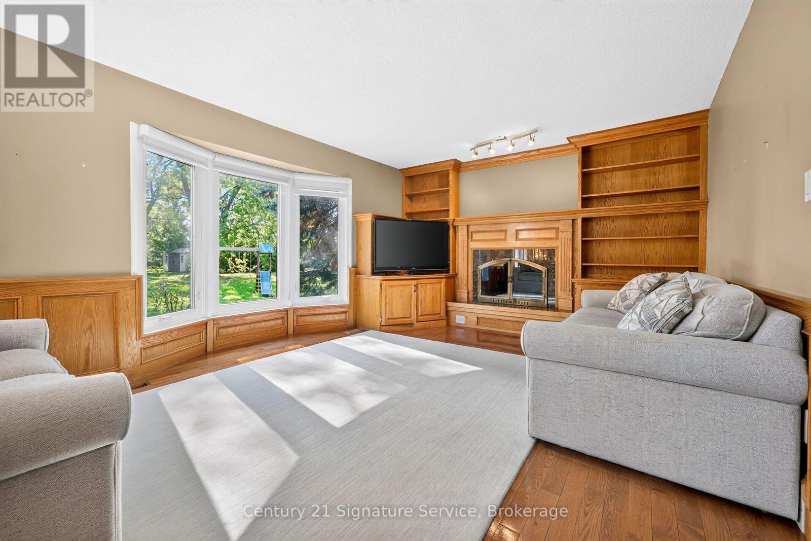11 FULLER CRESCENT, Thorold (Confederation Heights) — photo 9