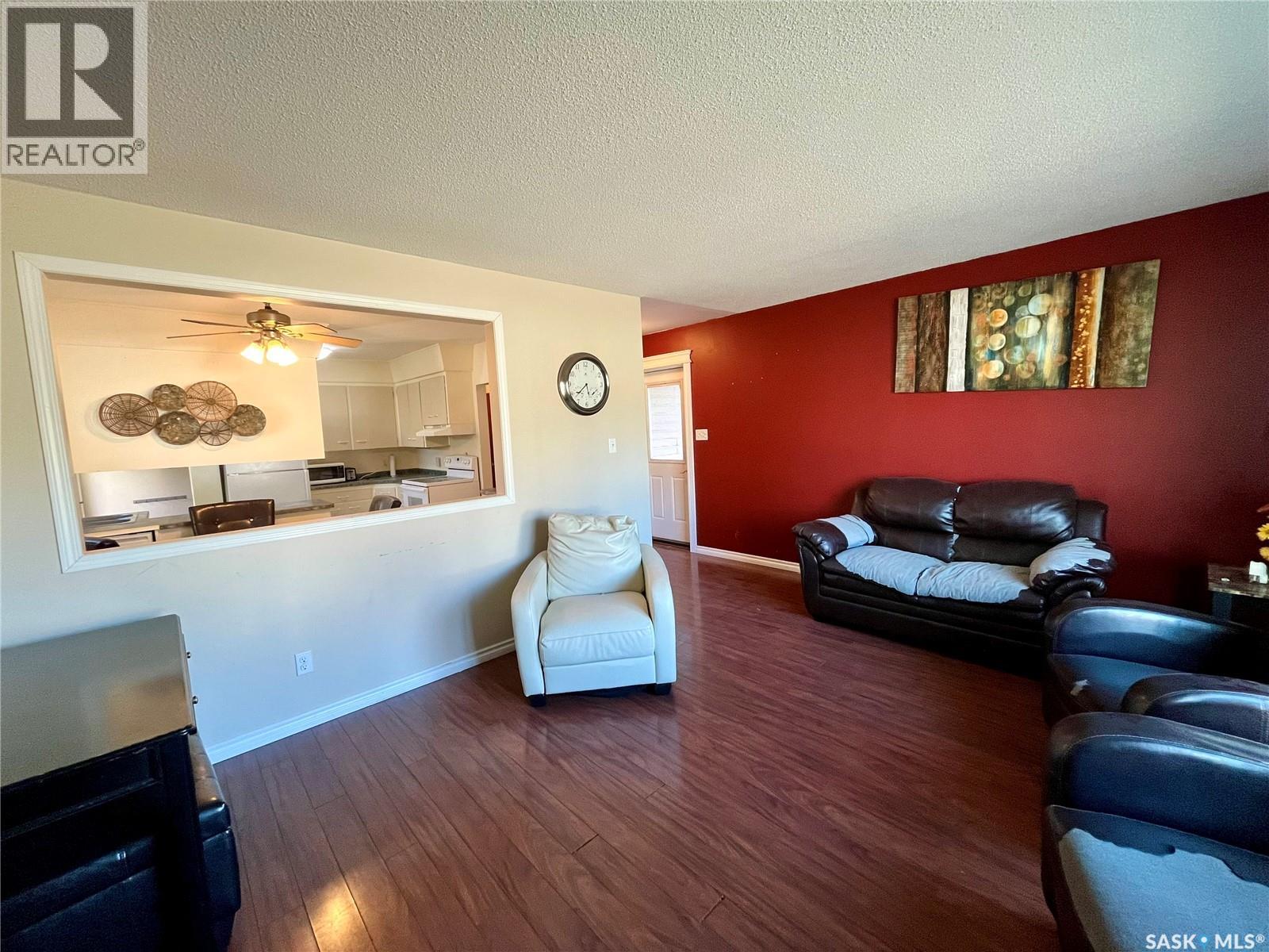 607 St Mary STREET, Esterhazy — photo 6