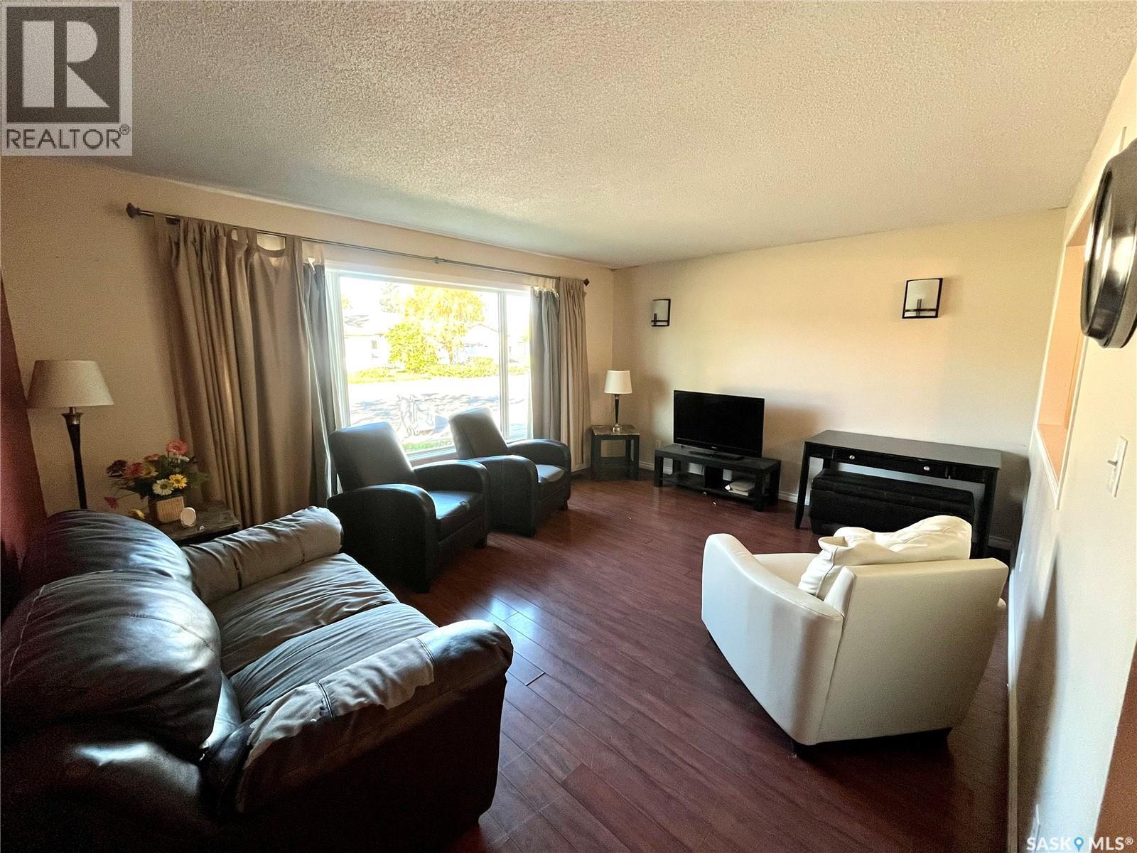 607 St Mary STREET, Esterhazy — photo 7