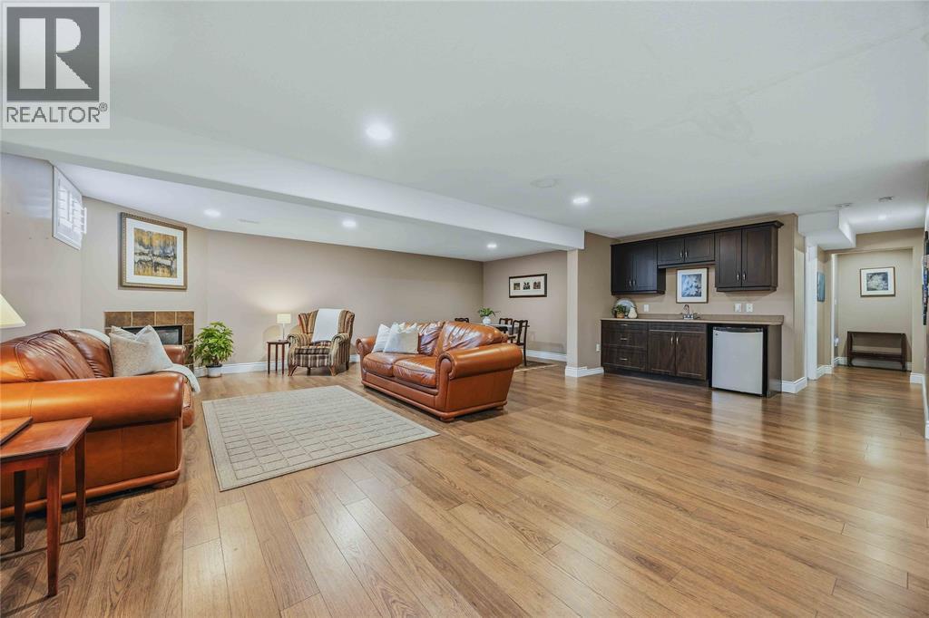 4303 Garden Crescent — photo 23