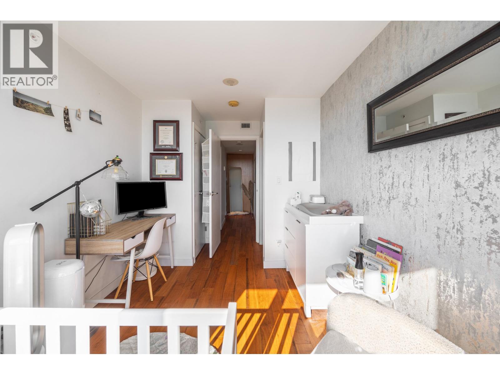 Photo of PH9 188 KEEFER STREET 18