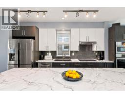 709 Premier Street, North Vancouver, BC V7J0A5 Photo 11