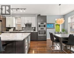 709 Premier Street, North Vancouver, BC V7J0A5 Photo 12
