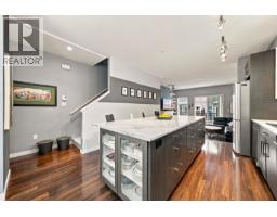 709 Premier Street, North Vancouver, BC V7J0A5 Photo 14