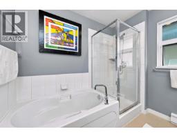 709 Premier Street, North Vancouver, BC V7J0A5 Photo 23