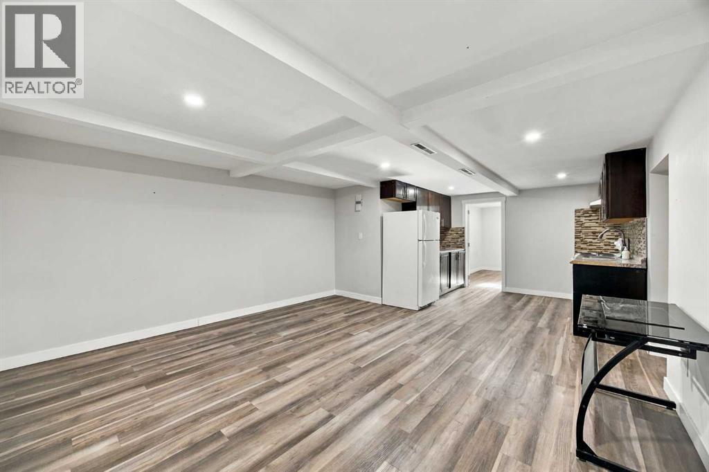 2035 47 Street SE photo 18
