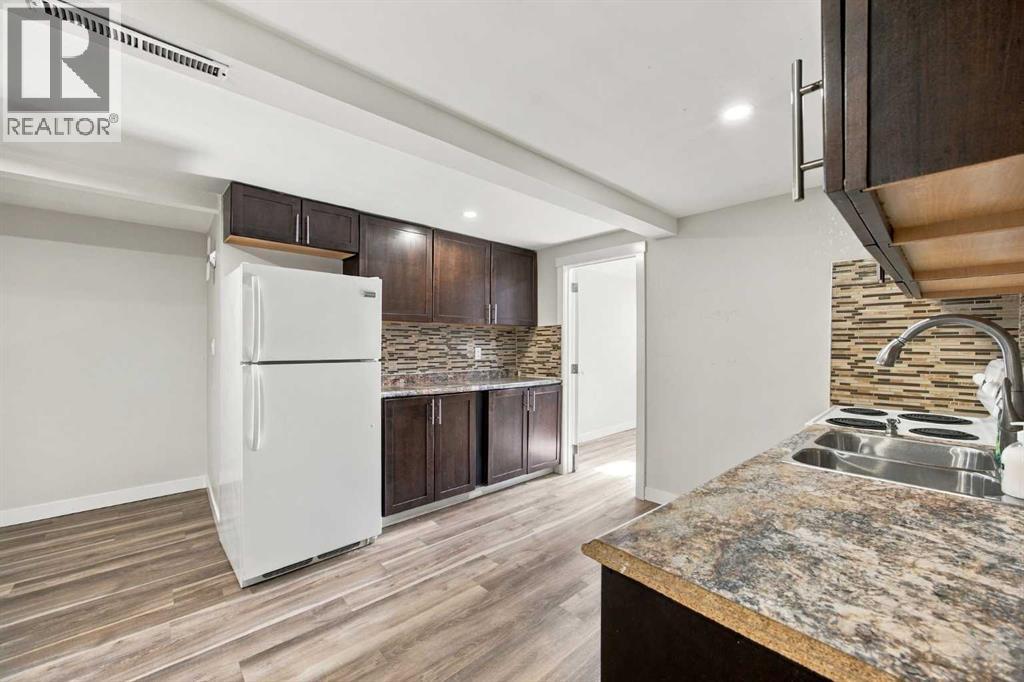 2035 47 Street SE photo 23