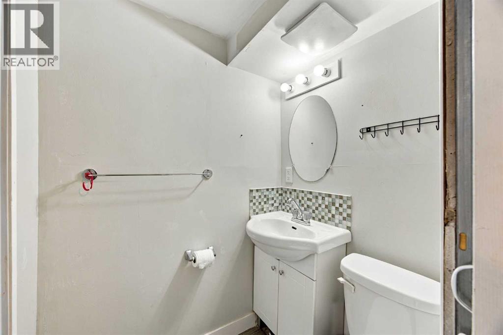 2035 47 Street SE photo 24