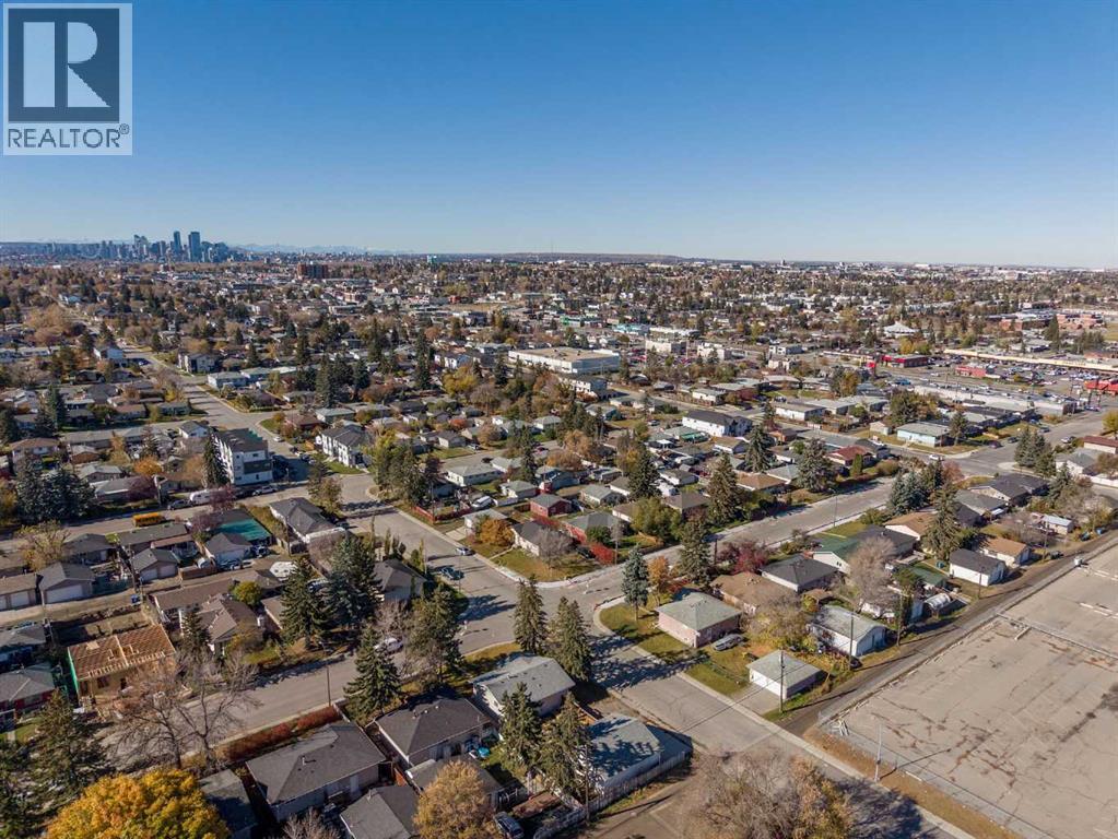 2035 47 Street SE photo 39