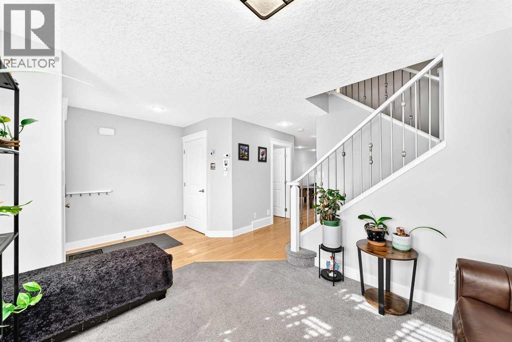 17 Kings Heights Drive SE - 17