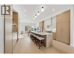 2314 22 Avenue SW - photo 2