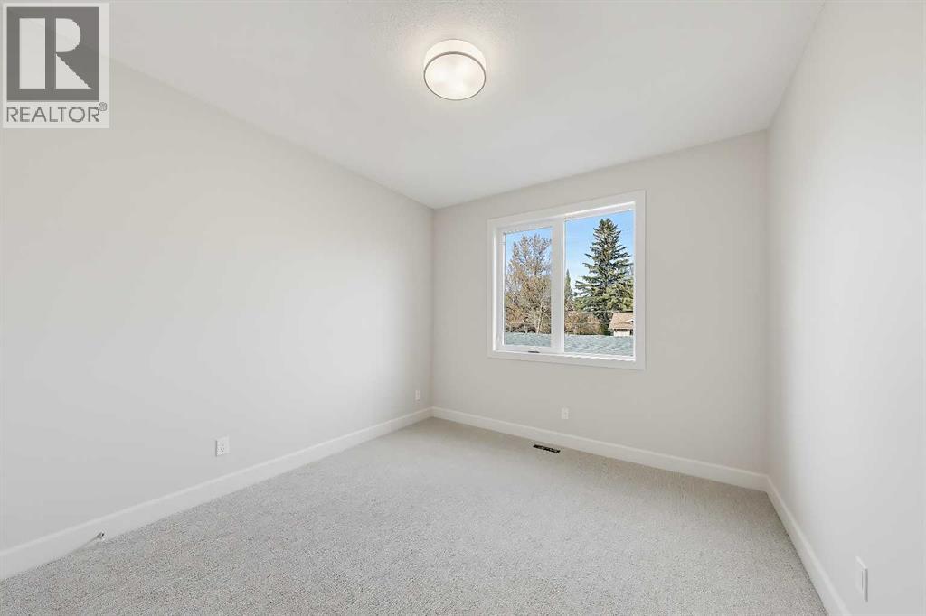 2314 22 Avenue SW photo 32