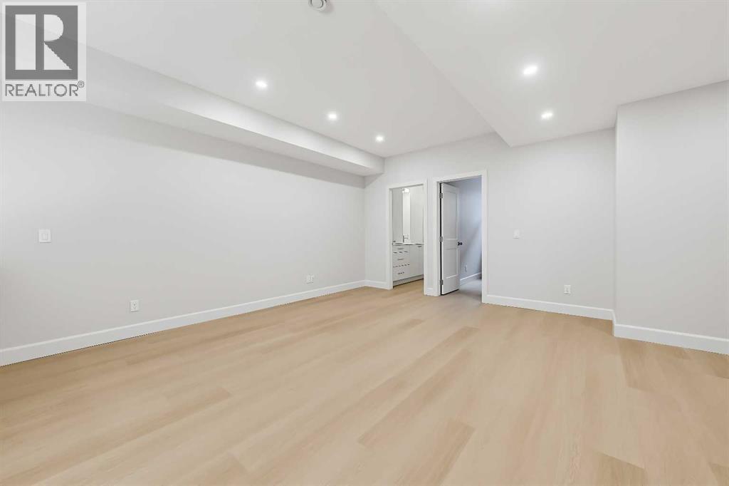2314 22 Avenue SW photo 36