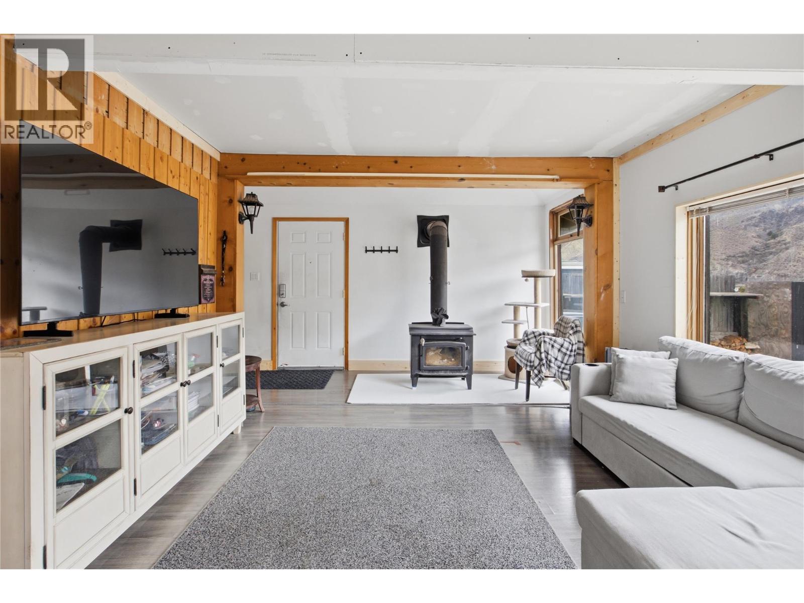 3685-3687-3691 Merritt Spences Bridge Hwy 8 Highway - 40