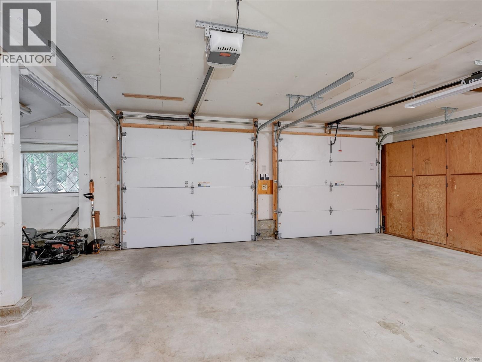  3536 Henderson Road, Oak Bay