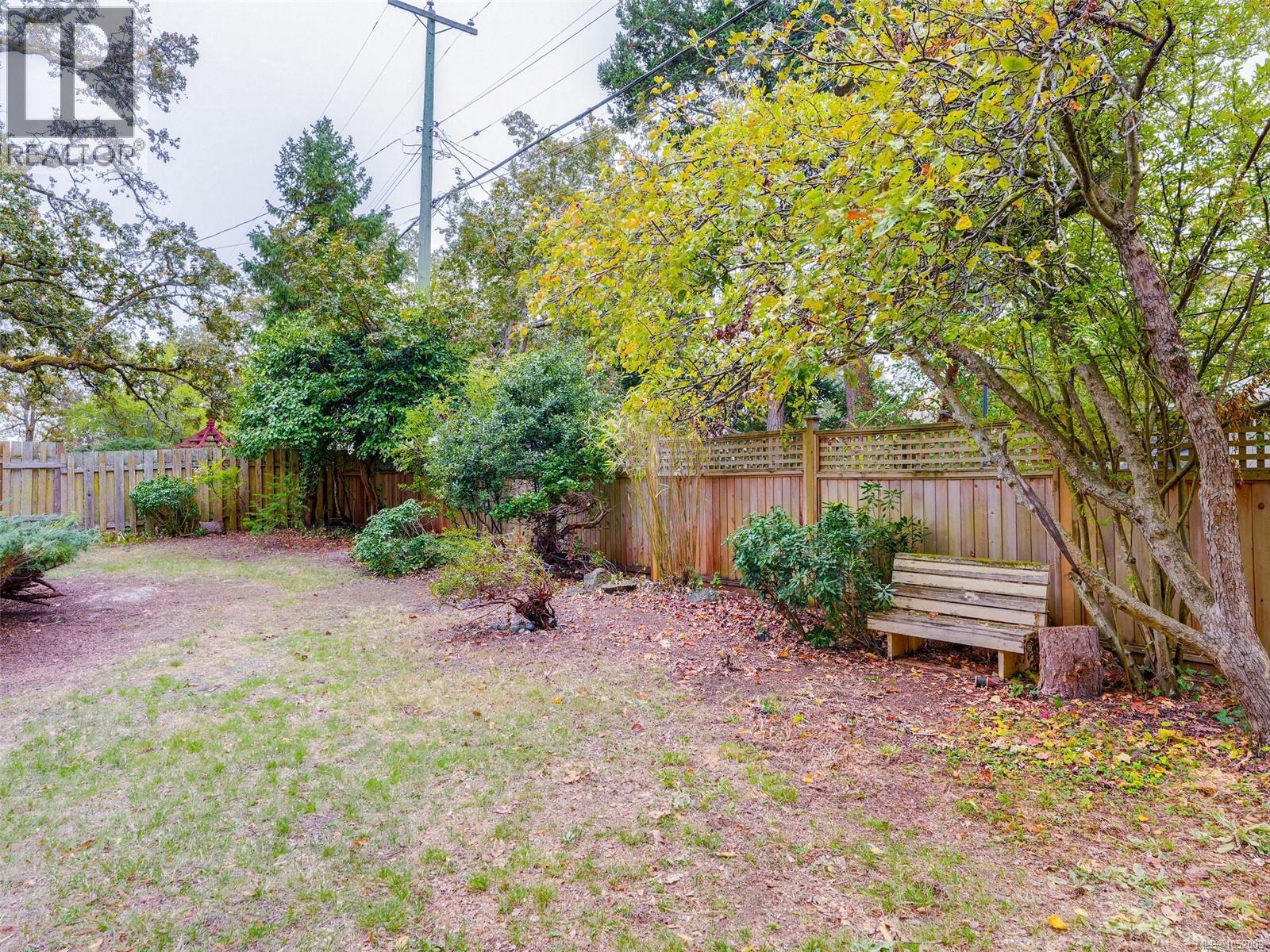  3536 Henderson Road, Oak Bay