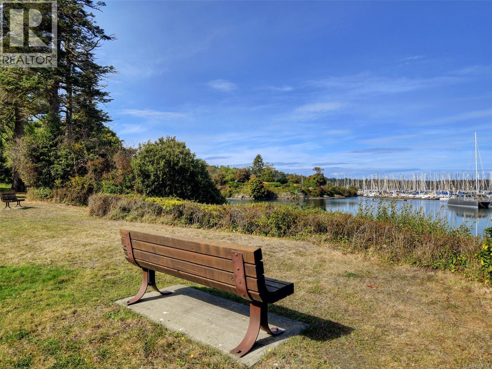  3536 Henderson Road, Oak Bay