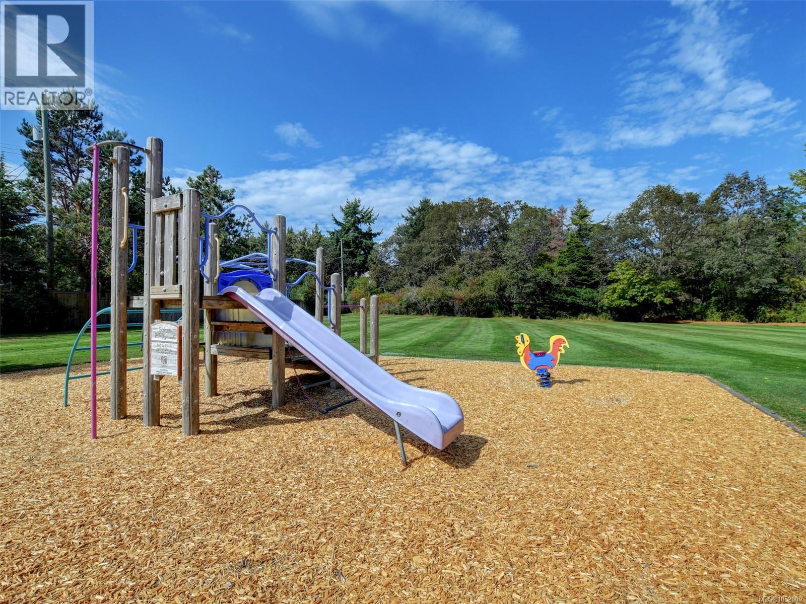  3536 Henderson Road, Oak Bay