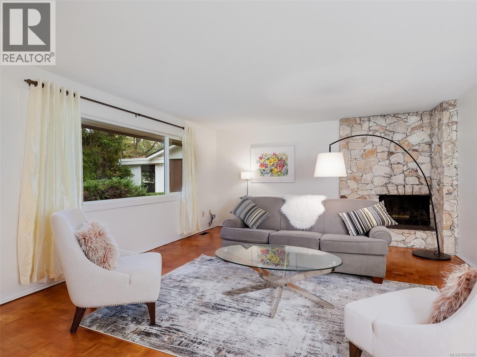  3536 Henderson Road, Oak Bay