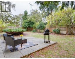 3536 Henderson Rd, Oak Bay, BC V8P5B1 Photo 21