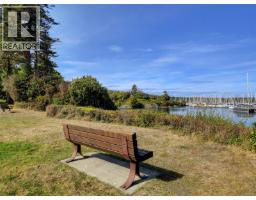 3536 Henderson Rd, Oak Bay, BC V8P5B1 Photo 26