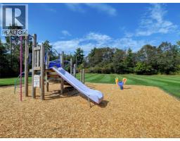 3536 Henderson Rd, Oak Bay, BC V8P5B1 Photo 28