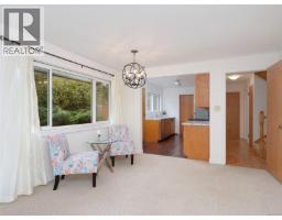 Primary Bedroom - 3536 Henderson Rd, Oak Bay, BC V8P5B1 Photo 9