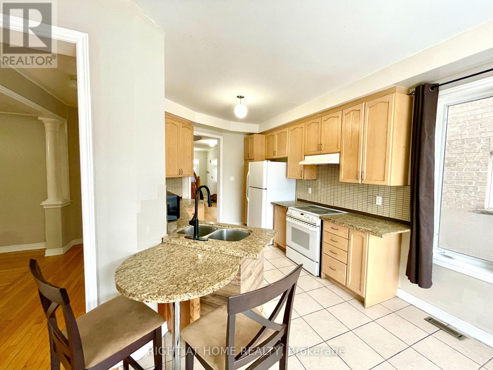 A - 10 VANDERBRINK DRIVE, Brampton (Sandringham-Wellington)