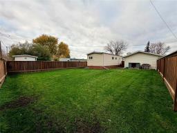 4 Poplar Avenue, Carman, MB R0G0J0 Photo 21
