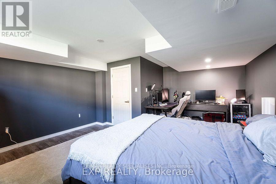 8 SARA DRIVE - 28