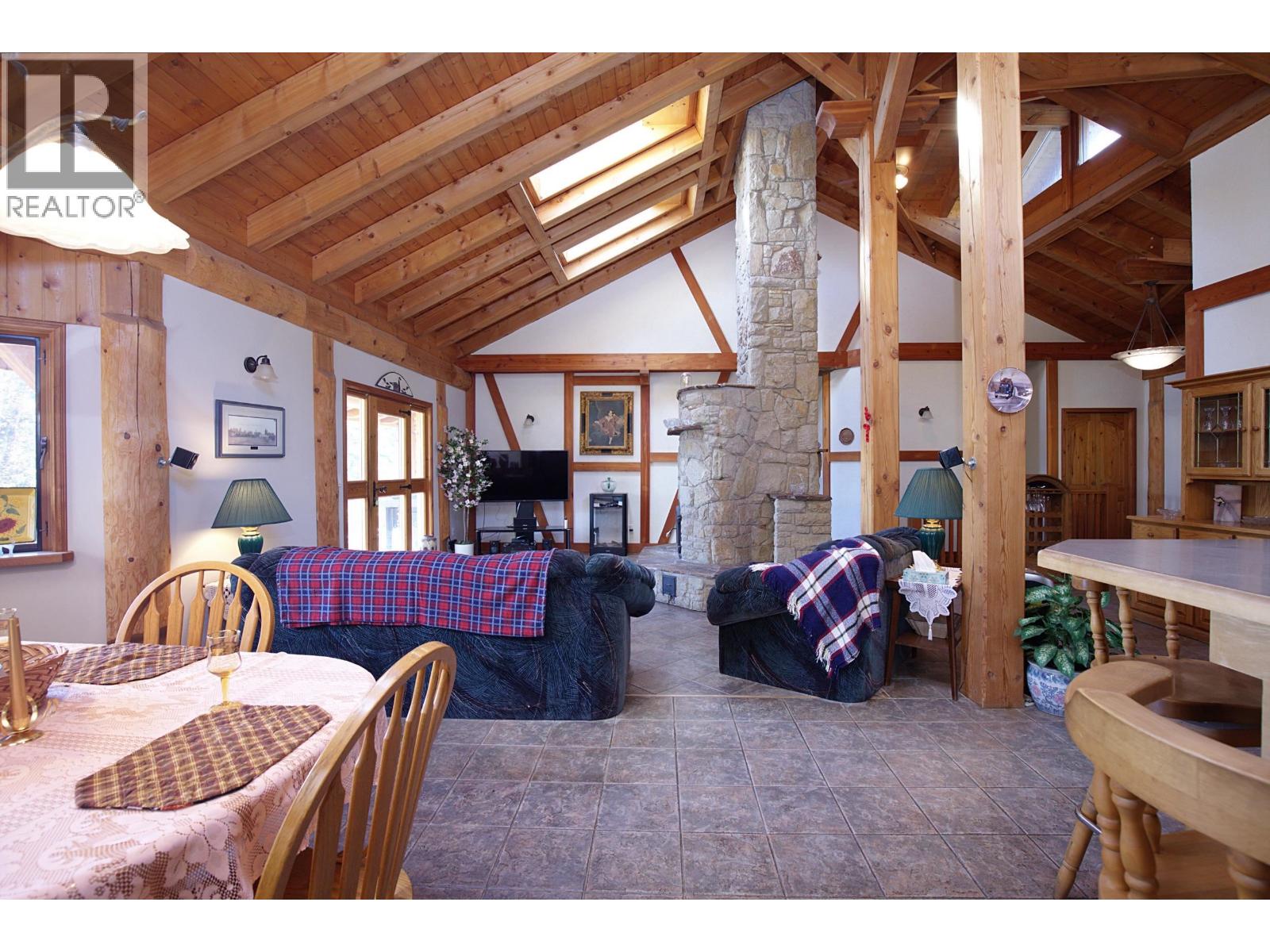 5726 WALTERS DRIVE - 13
