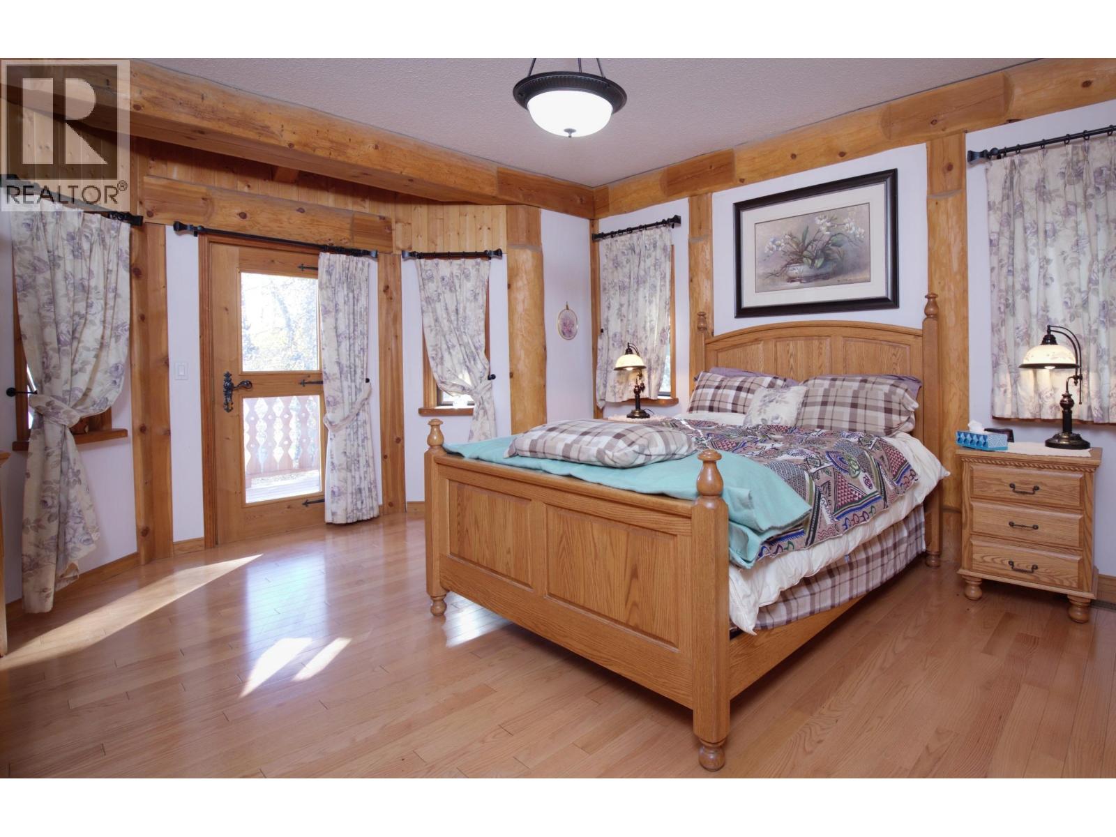 5726 WALTERS DRIVE - 25