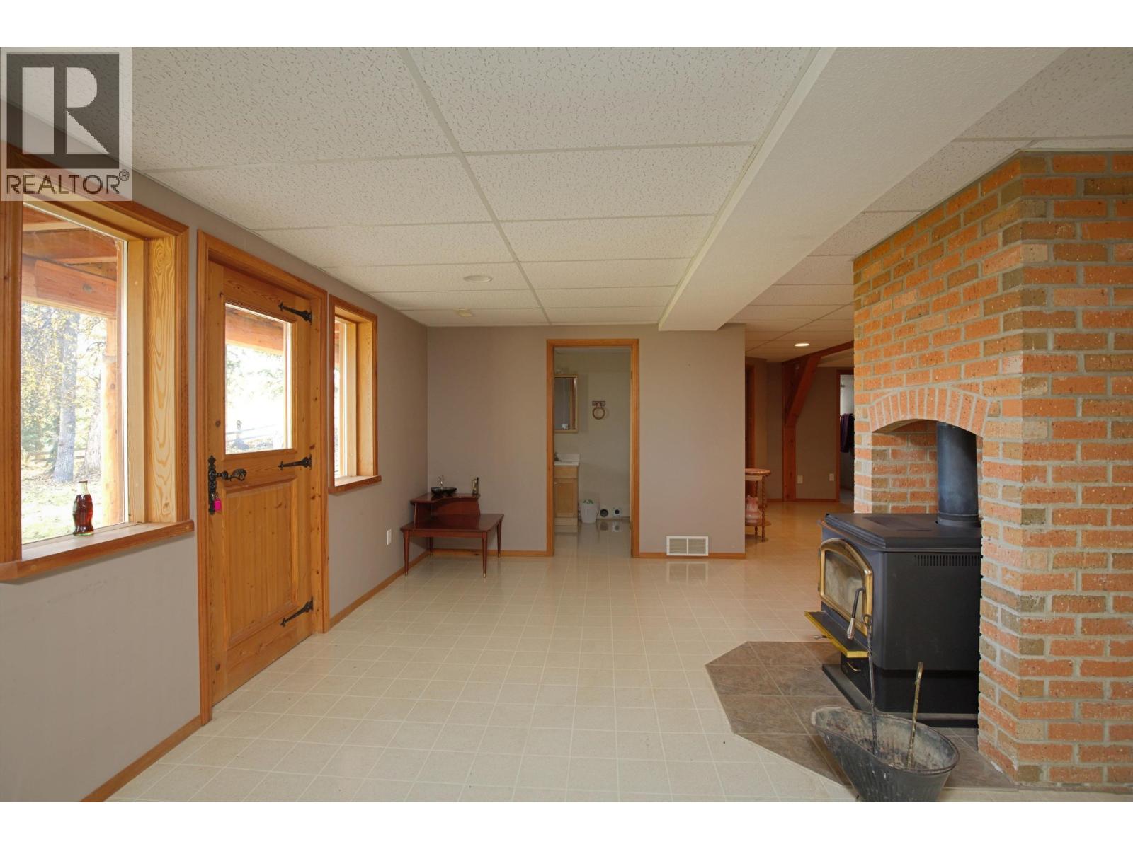 5726 WALTERS DRIVE - 35