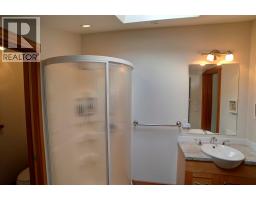 2pc Bathroom - 4662 Crescent Road, Nelson, BC V1L6N3 Photo 20