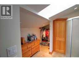 Laundry room - 4662 Crescent Road, Nelson, BC V1L6N3 Photo 21