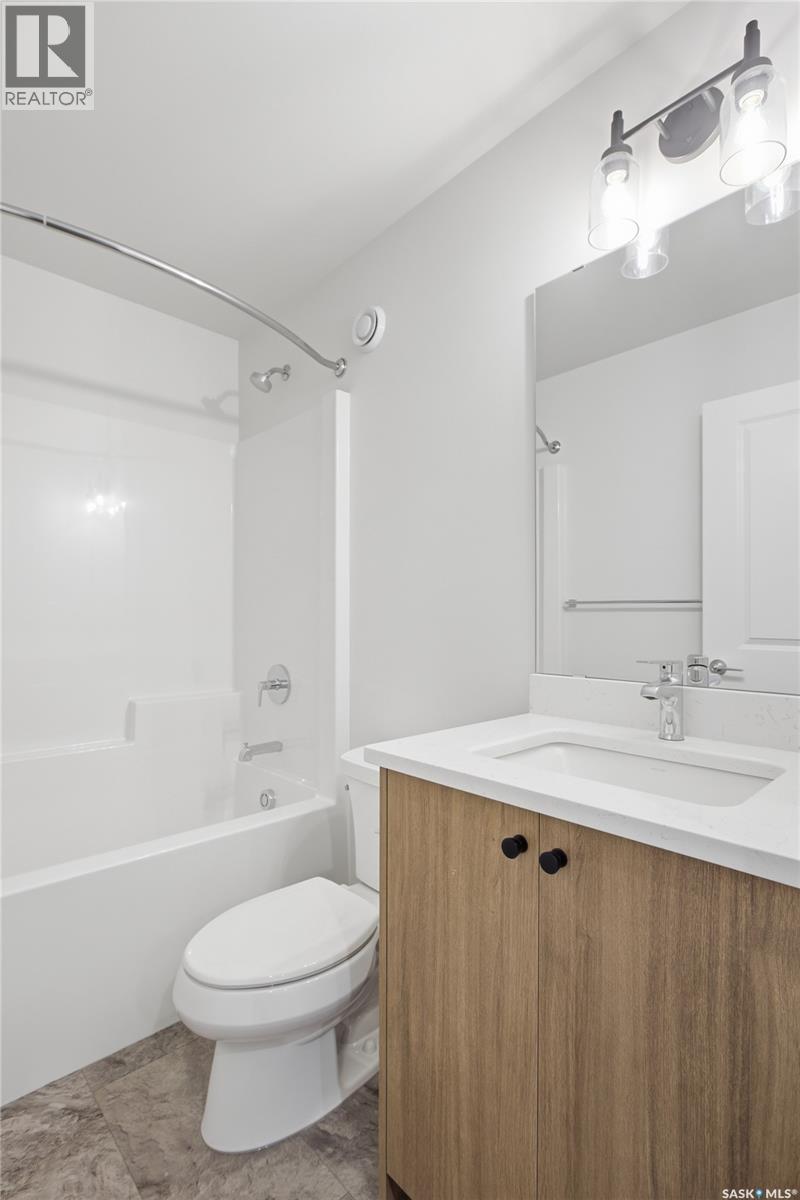 279 Mark BEND, Saskatoon — photo 18