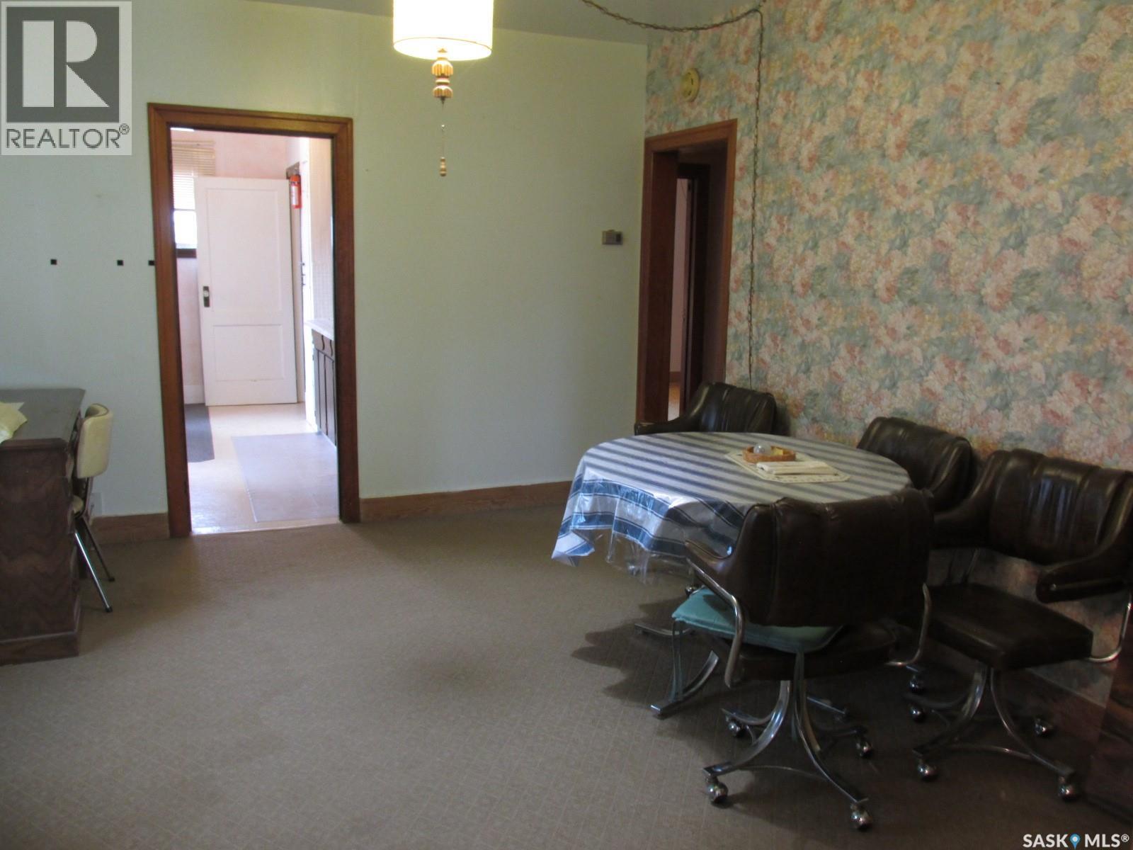 2911 Albert STREET - 17