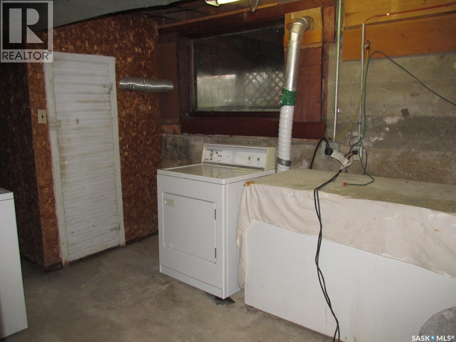 2911 Albert STREET - 32