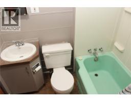 1728 Connaught Street, Regina, SK S4T4T2 Photo 11