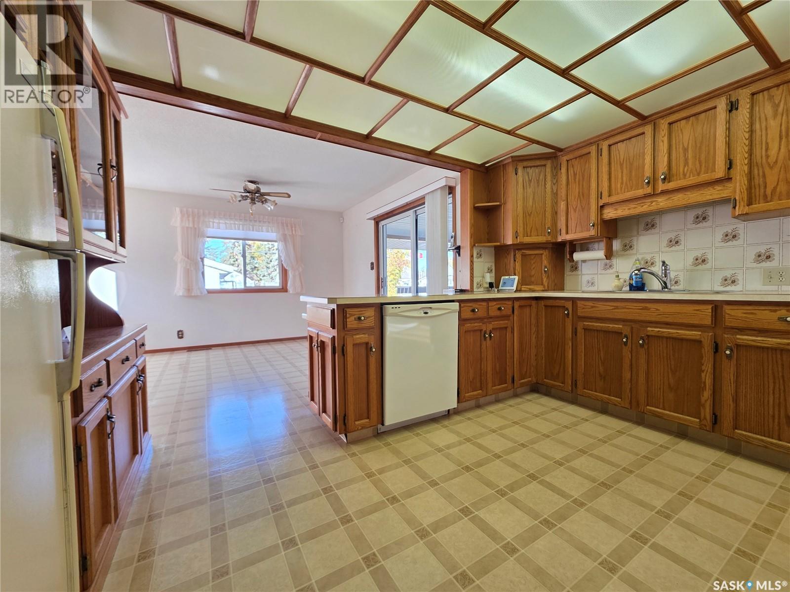 460 7th AVENUE SE, Swift Current — photo 3
