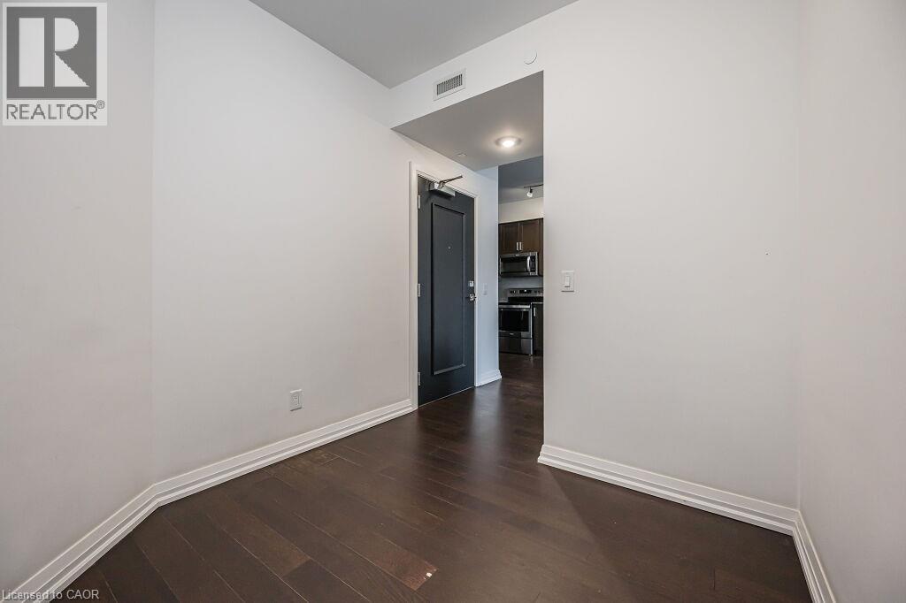155 Caroline Street South — photo 22