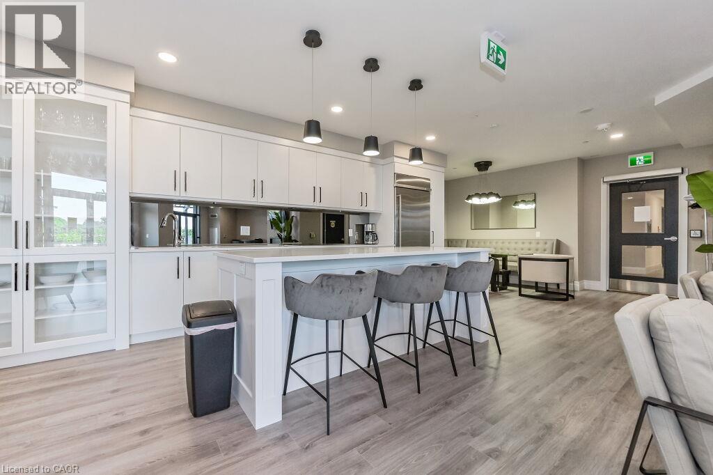155 Caroline Street South — photo 33