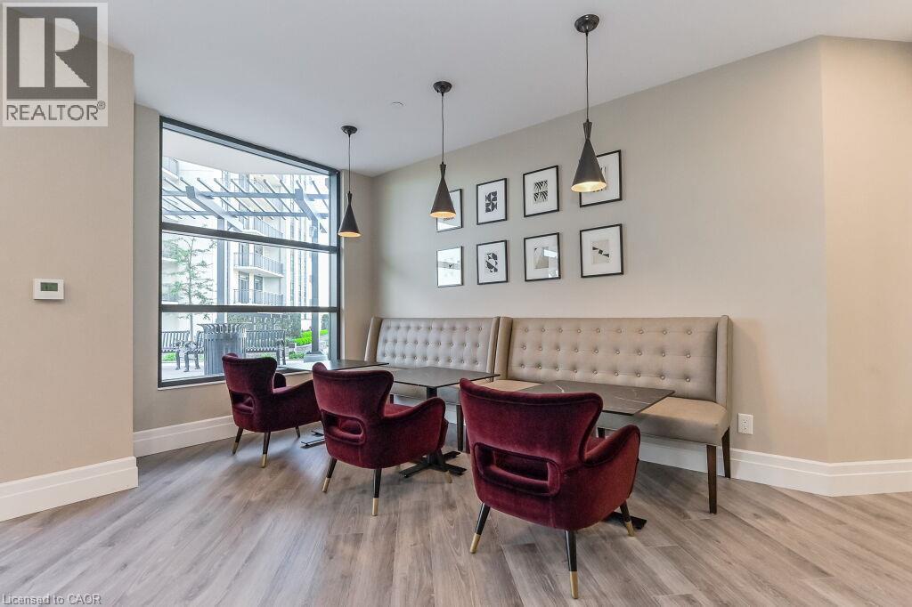 155 Caroline Street South — photo 37