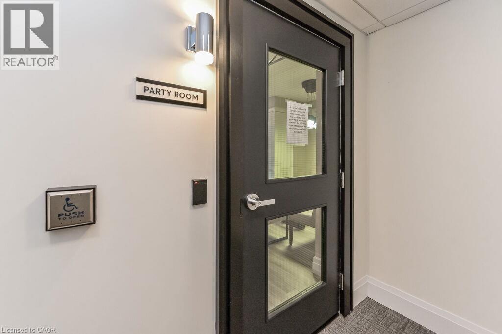 155 Caroline Street South — photo 41