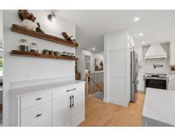 34962 Mt. Blanchard Drive, Abbotsford, BC V2S6T5 Photo 9