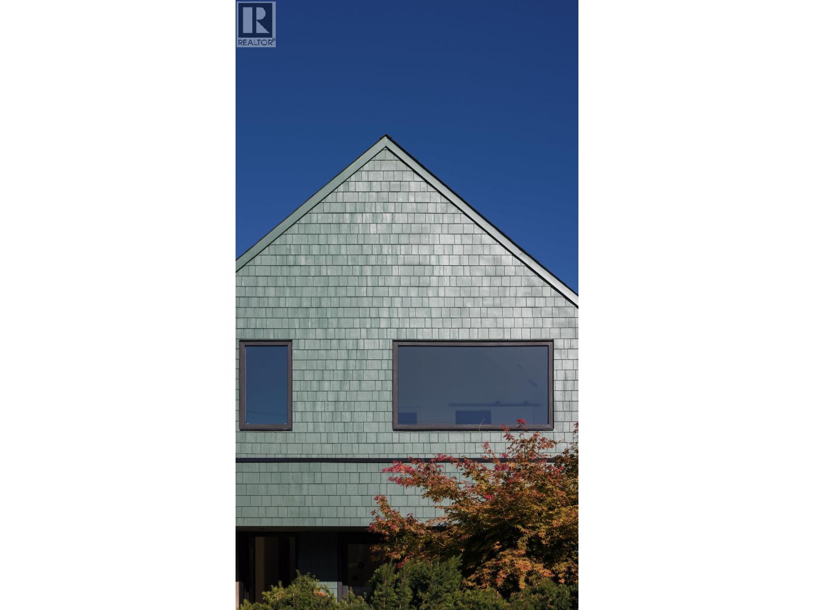 Photo of 1 141 E 22ND AVENUE 33