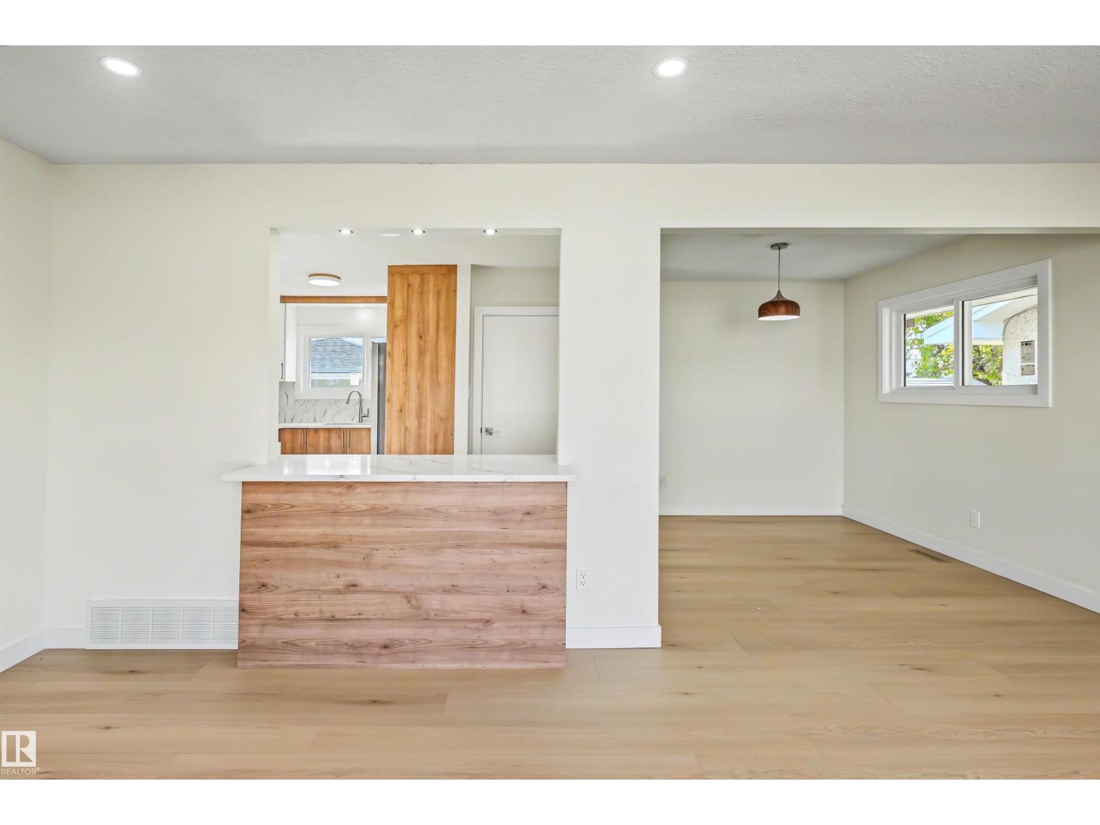 5707 90 AV NW, Edmonton — photo 6